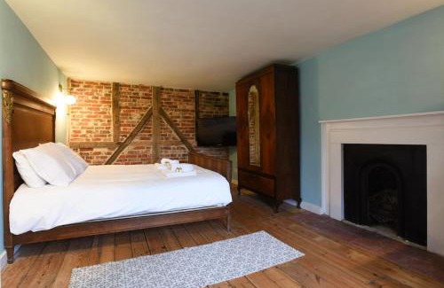 Waterlooville House | Air Maison - Newlands Farm Grade II Listed Georgian Farmhouse