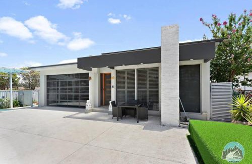 Fairfield House | Aircabin - Fairfield - Modern - 6 Bedrooms House