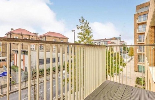 Bromley South Apartment | Airdream Charming Retreat