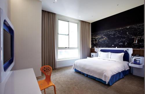 West District Hotel | Airline Inn Green Park Way