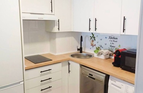 Rejas Apartment | Airport Madrid Plenilunio Suites Green by beBalmy