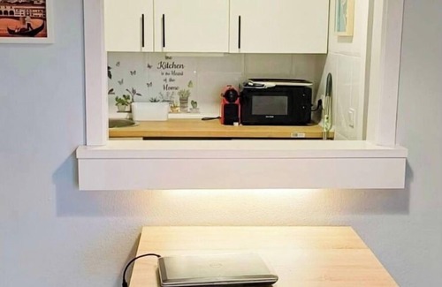 Rejas Apartment | Airport Madrid Plenilunio Suites Green by beBalmy