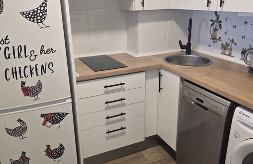 Rejas Apartment | Airport Madrid Plenilunio Suites Green by beBalmy