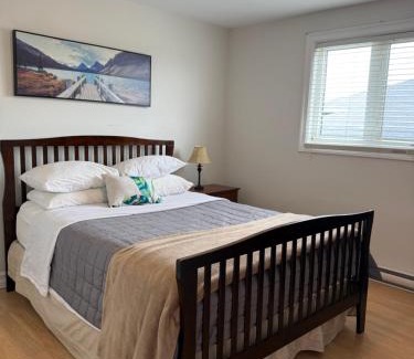 Terra Nova Apartment | Airport Manor Unit 3, 2 Bedroom Apartment