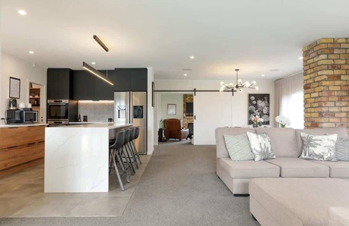 Rotorua House | Airport Oasis | Salt Water Swimming Pool & Spa!