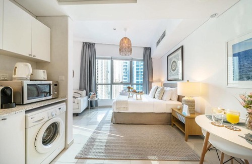 Dubai Marina Apartment | Airstay - Chic Studio - Marina View - Dubai Marina - Monthly Offer Available