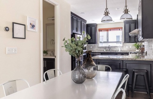 Hillsdale House | Airy San Mateo 2BR w/Parking & A/C, nr Shops & Parks, by Blueground