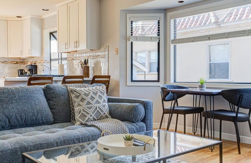 Downtown House | Airy South SF 3BR w/Balcony & Backyard, nr Food & Coffee, by Blueground
