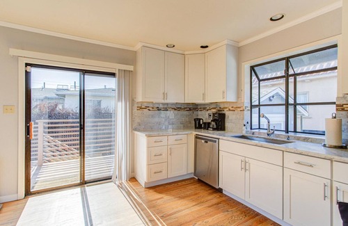 Downtown House | Airy South SF 3BR w/Balcony & Backyard, nr Food & Coffee, by Blueground