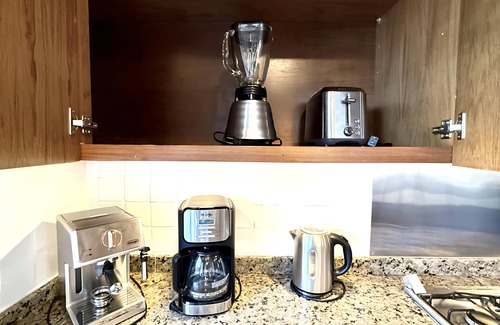 San Antonio Tlayacapan House | Ajijic Modern 1 Bedroom Home -walk To Everything -patio -gym -pickleball Court