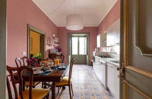 Kalsa Apartment | Ajutamicristo by DomuSicily