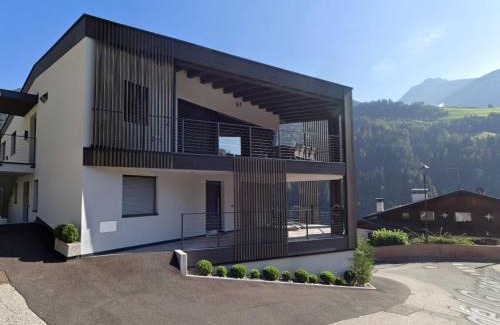 Saltusio Apartment | Aktiv Lodge Meran - Garden One