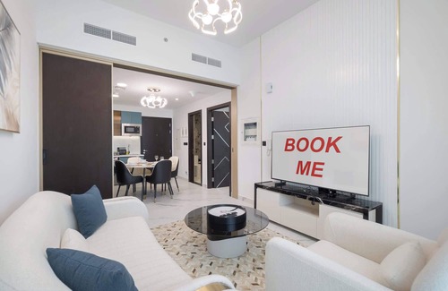 Al Barsha Apartment | Al Barsha Apartment Sleeps 2 with Swimming Pool!