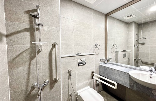 Dubai Apartment | Al Manara Premium Deluxe Studio