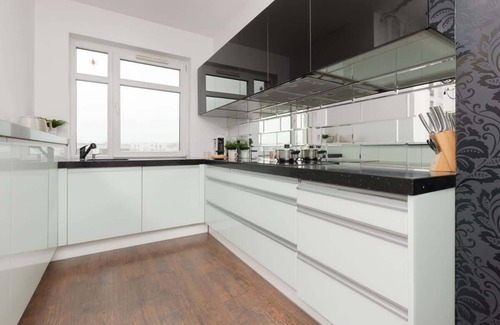 Wilanow Apartment | Al. Wilanowska 9A | Stylowy Apartament | Biurko