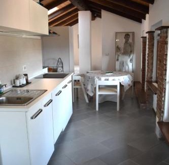 Viverone Bed & Breakfast | AL30 Studios