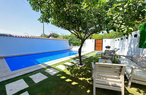 Alacati Villa | Alaçatı Köy İçi Müstakil Havuzlu Lüx Limon Villa