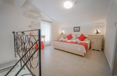 Alacati Hotel | Alacati Marina Palace Otel