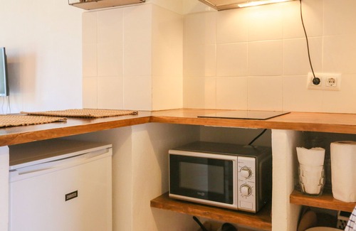 Alameda Apartment | Alameda De Hercules - One Bedroom Apartment, Sleeps 2