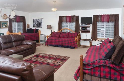 Palmer Bed & Breakfast | Alaska's Harvest Bed and Breakfast and Luxury Log Cabin