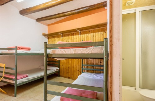 Salas de Pallars Apartment | Alberg La Solana - 21 - Quadruple Room (3 - 4 Guests)