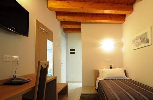 Gonars Hotel | Albergo Leon Bianco