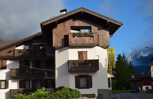 Auronzo di Cadore Hotel | Albergo Miravalle-Tre Cime Views