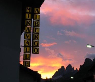 Auronzo di Cadore Hotel | Albergo Miravalle-Tre Cime Views