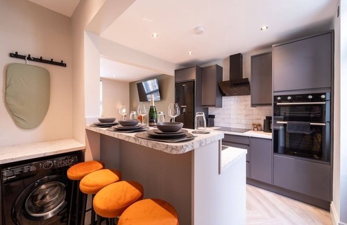 Cheltenham House | Albert House - 3 Beds, Central & Racecourse!