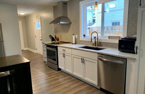 Hermann House | Alemania Haus - Cozy Rambler on Market Street!