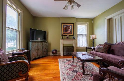 Washington House | Aletha-Marie Krog House