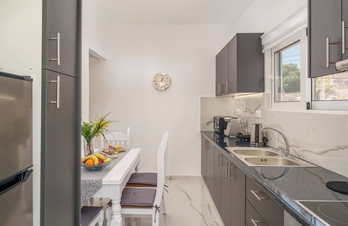Spata-Artemida Apartment | Alexander Home