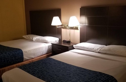 Park River Hotel | Alexander House Motel