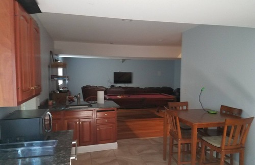 Jefferson Manor House | Alexandria close to DC Metro- Amtrak and all the attractions, 6 brm - 4 bath