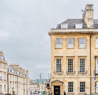 Upper Town House | Alfred Apartment - Beautiful Central Bath Location