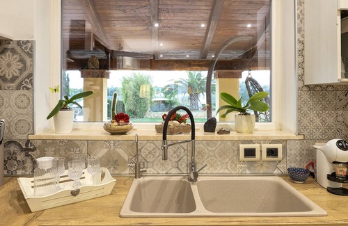 Alghero Villa | Alghero Villa for 10 people, with 3 bed, 3 bath, veranda and swimming pool