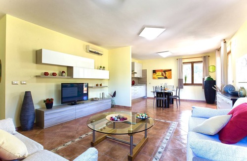 Alghero Villa | Alghero Villa Mistral, for 7 people, Terrace, BBQ, Air Conditioning, WiFi