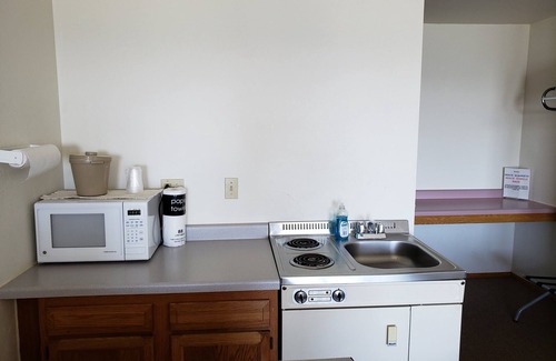 Algoma Hotel | Algoma Beach Motel