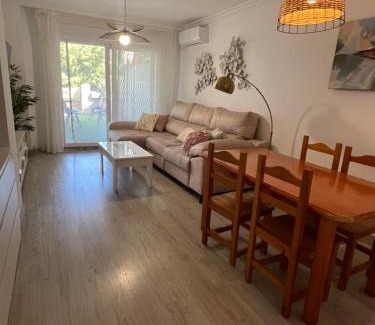Almunecar Apartment | Alhambra Tropical - Terraza, WiFi y Playa a 8 min