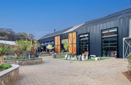 Greater Johannesburg Metropolitan Area Apartment | AlimamaSpaces Alus Penthouse