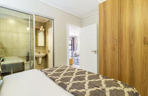 Greater Johannesburg Metropolitan Area Apartment | #AlimamaSpaces Rari's Greenlee