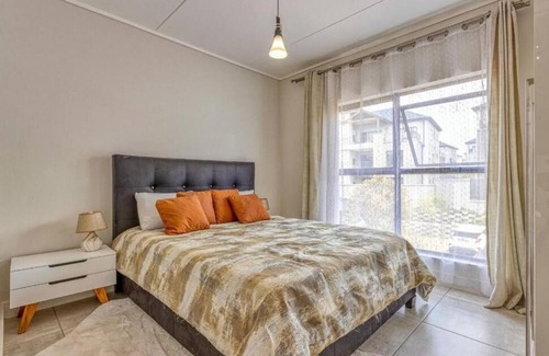 Greater Johannesburg Metropolitan Area Apartment | #AlimamaSpaces: Sifiso's Polofields
