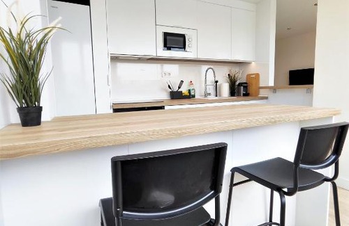 San Juan de Aznalfarache Apartment | Aljarafe Central Square - by Pro Apartments