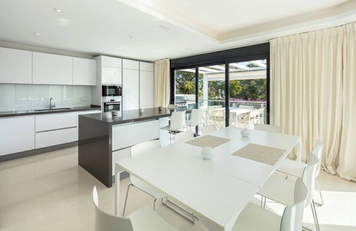 Marbella Villa | All About Villa Breeze