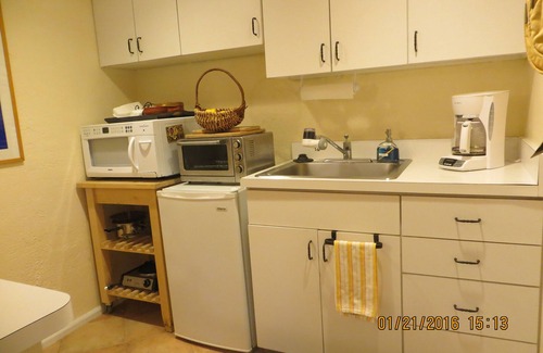 San Rafael Apartment | All inclusive , private apartment in magical bayside area.