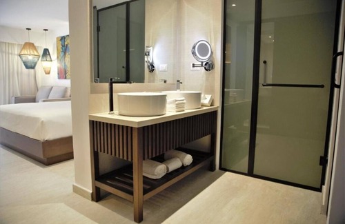 Bavaro Hotel | All Inclusive Room for Your Perfect Getaway Near Stunning Beaches! Pool
