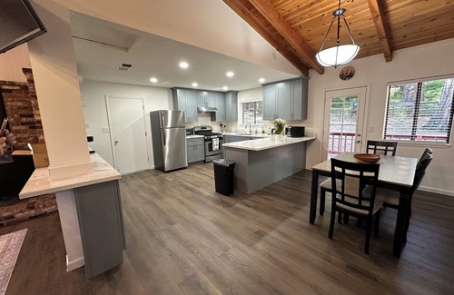 Arnold Cabin | All New Mountain Retreat
