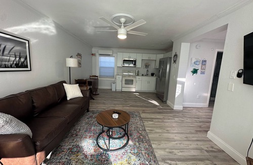 Clearwater Beach Hotel | ALL NEW Spacious Beach getaway at the Sea Turtle!