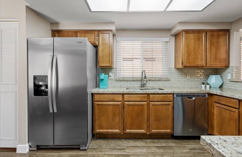 Chandler House | ✈︎All NEW Tropical Smart Home w/✦Pool ✦Grill✦82"TV