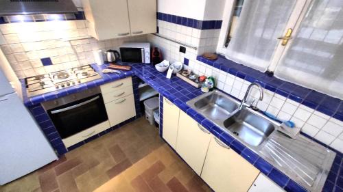Assisi Apartment | ALL'OMBRA DI SANTA CHIARA, 4 minuti da San Carlo Acutis, NUOVO con la "solita" QUALITÀ di MyAssisiSuite, 140 mq, Piano Terra 2 Ingressi 3 Camere 2 Bagni, Idromassaggio, Perfetto - La nostra FORZA è la DISPONIBILITÀ Live 24-7, MÓWIMY PO POLSKU